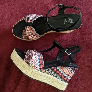 GC Shoes 'Amelia' Black Batik Patterned Espadrille Wedge Sandals. 8M. New In Box